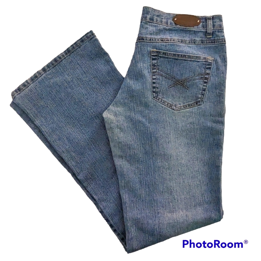 True People Jeans Juniors Sz 9 Light Wash Blue Denim Low Cut Flair Embroidery